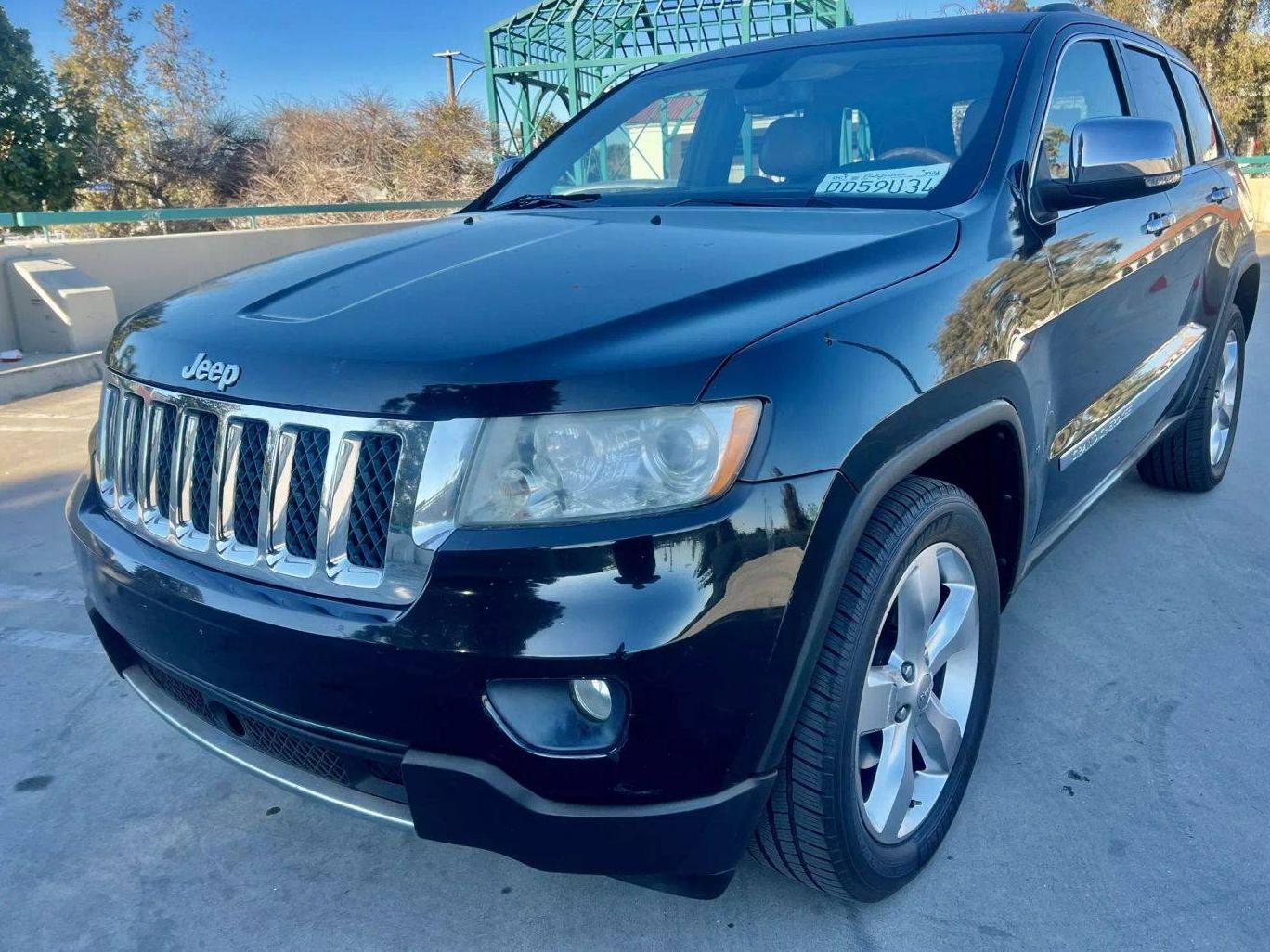 JEEP GRAND CHEROKEE 2012 1C4RJECG3CC201887 image